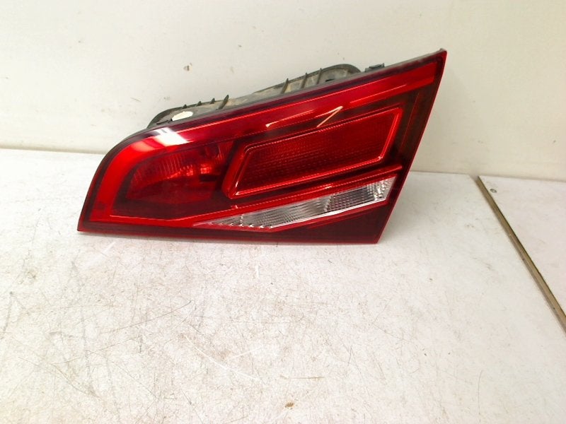Achterlicht Rechts Binnen op klep A3 Sportback (8VA/8VF), Gebruikt, Auto-Union-Straße  1, Ingolstadt 85057, , Duitsland, Info@audi.de