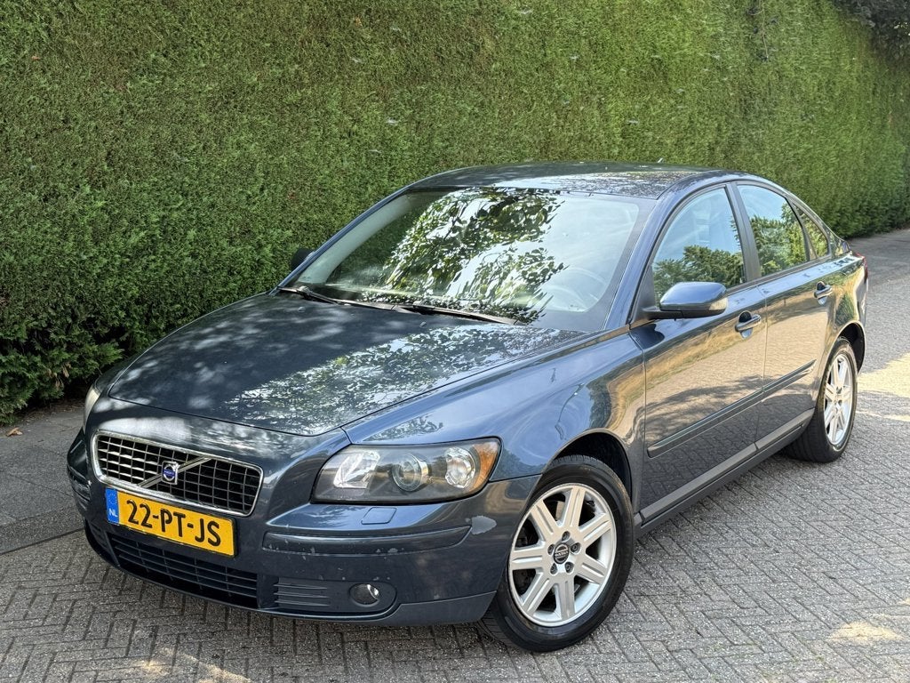 Volvo S40 2.4 Exclusive/PDC/AIRCO/AUTOMAAT APK VERLOPEN, Auto's, Gebruikt, 700 kg, Blauw, 2435 cc