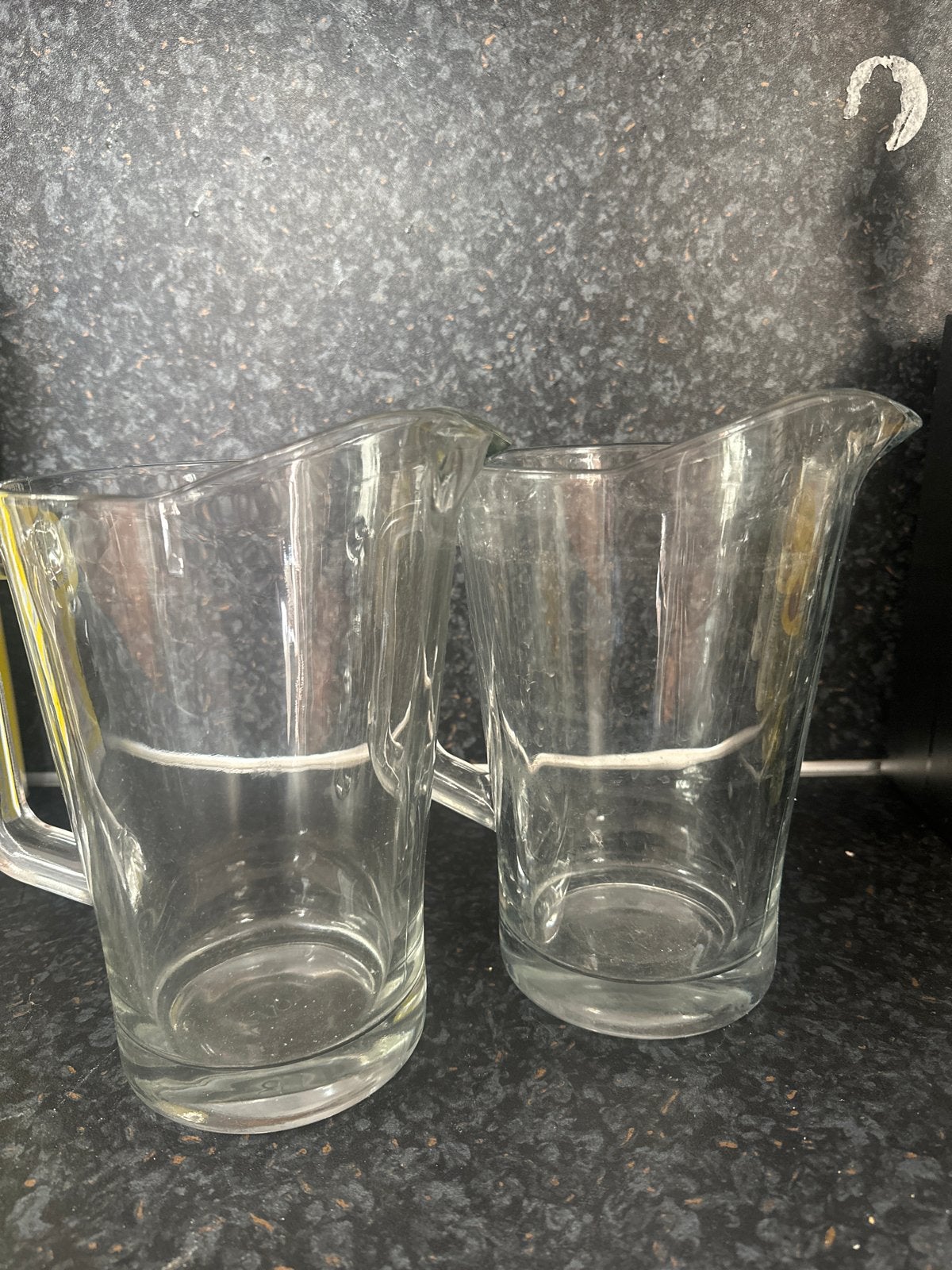 Set van 2 Glazen Kannen - Ideaal voor Water of Sap, Ophalen of Verzenden, Gebruikt, Glas