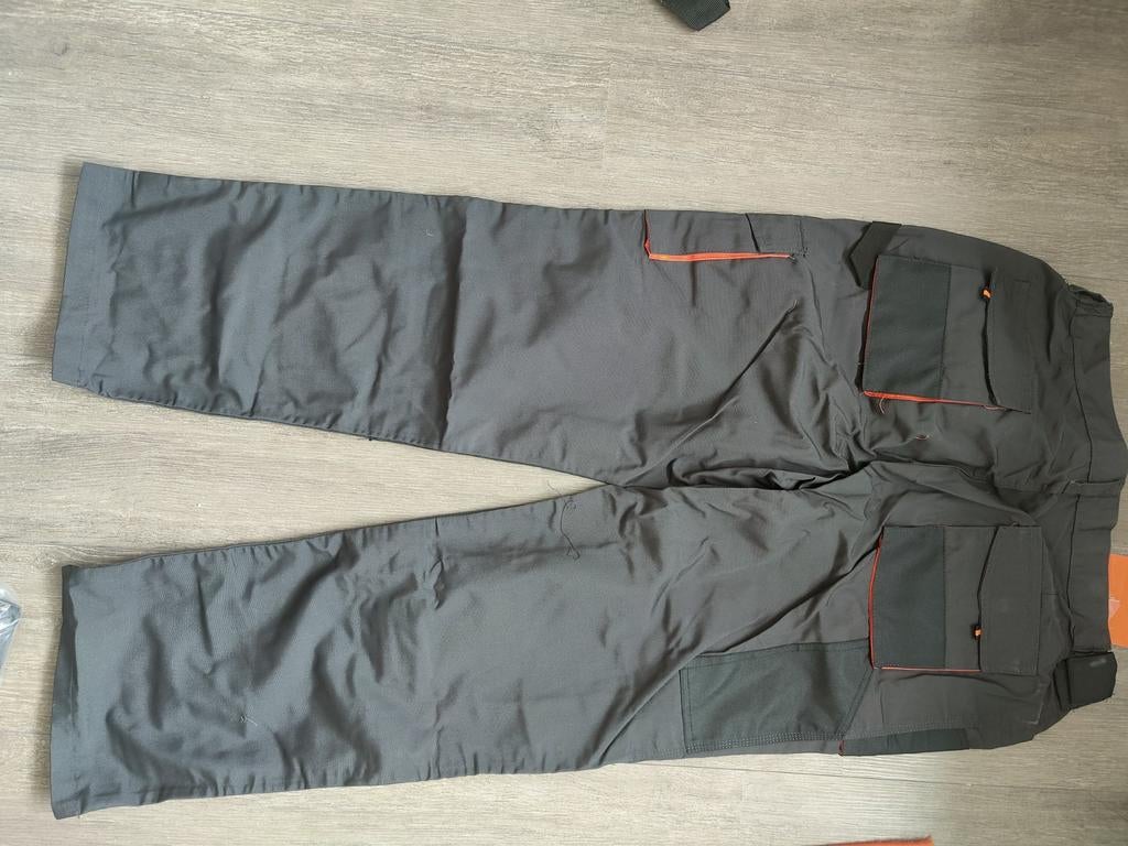 Nieuwe Werkbroek Grijs/Oranje - Maat 56, Tuin en Terras, Werkkleding, Ophalen of Verzenden, Nieuw, Broek