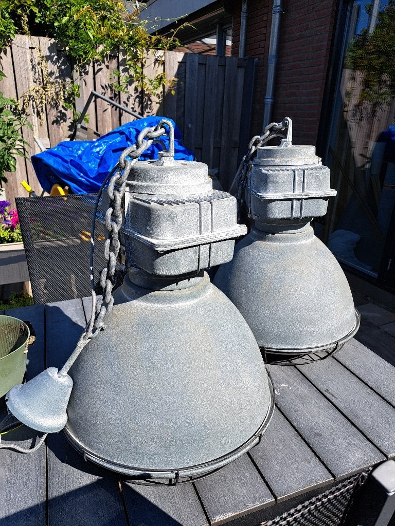 Hanglampen 2 stuks, Huis en Inrichting, Lampen | Hanglampen, Ophalen, E27 (groot), Zo goed als nieuw, Metaal