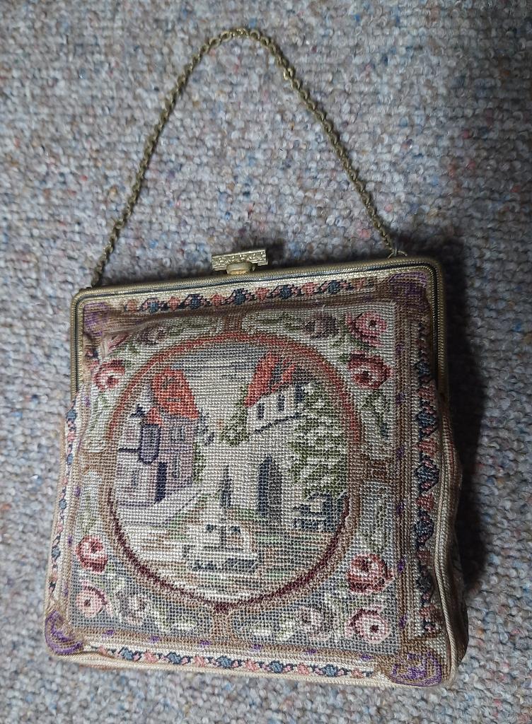 Vintage gobelin geborduurd tasje met spiegeltje, Antiek en Kunst, Curiosa en Brocante, Ophalen of Verzenden