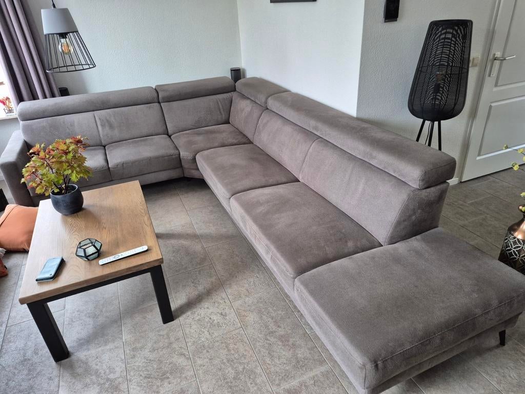 Comfortabele hoekbank met verstelbare hoofdsteunen, Huis en Inrichting, Banken | Bankstellen, Ophalen, Modern, Comfortabel, 100 tot 125 cm