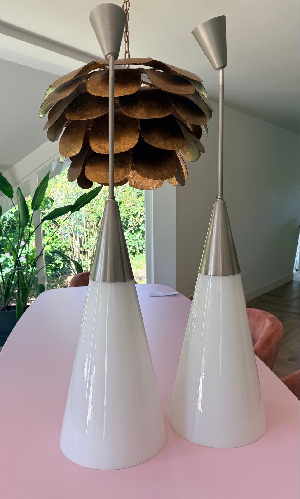 2 Gispine vintage hanglampen opaalglas metalen accenten, Ophalen, E27 (groot), Vintage Gispen, Glas