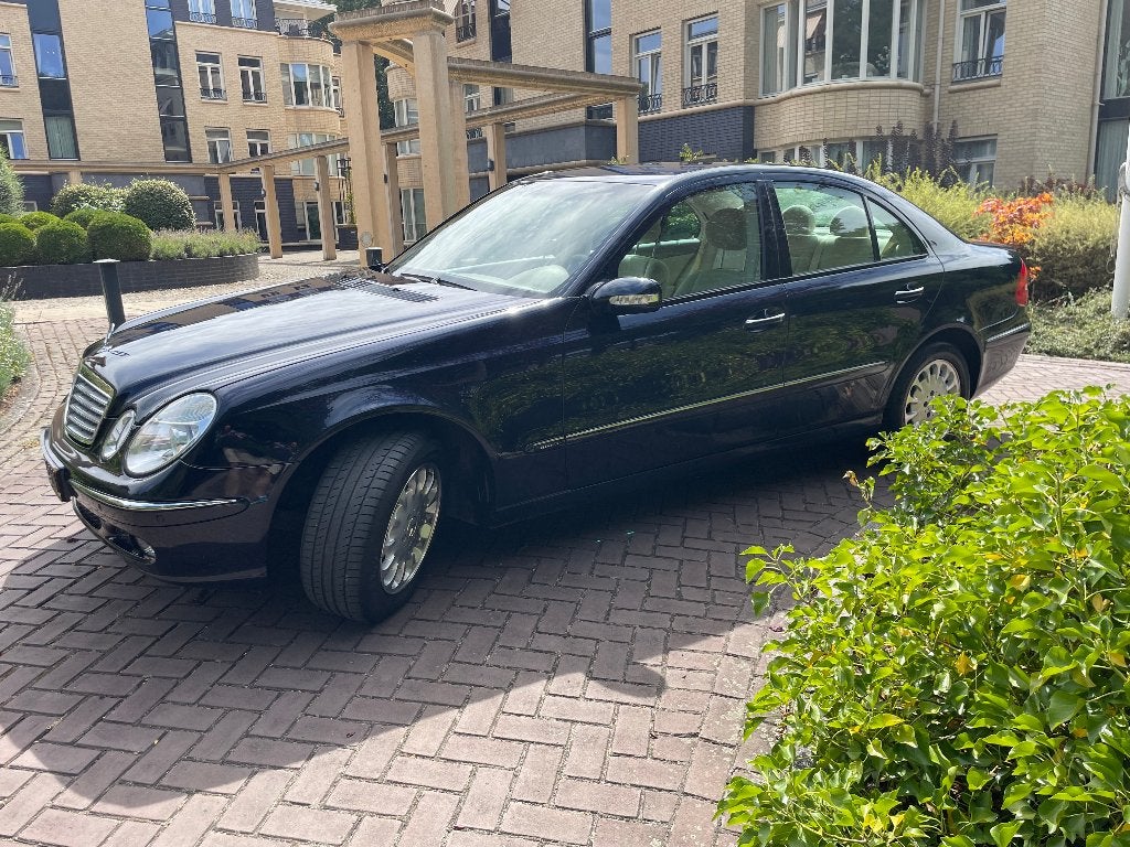 Mercedes-Benz E-Klasse 1.8 E200 Kompressor Sedan AUT 2003, Auto's, Automaat, Beige, 4 cilinders, 1796 cc