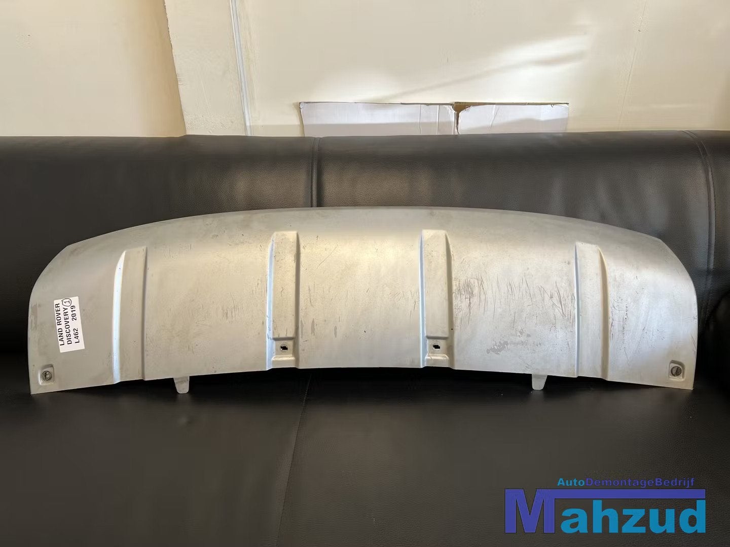 LAND ROVER DISCOVERY 5 V L462 Achterbumper diffuser deel 201, Abbey Road, Whitley 1
CV3 4LF  Coventry, Achter, Bumper, Jaguar Land Rover Limited