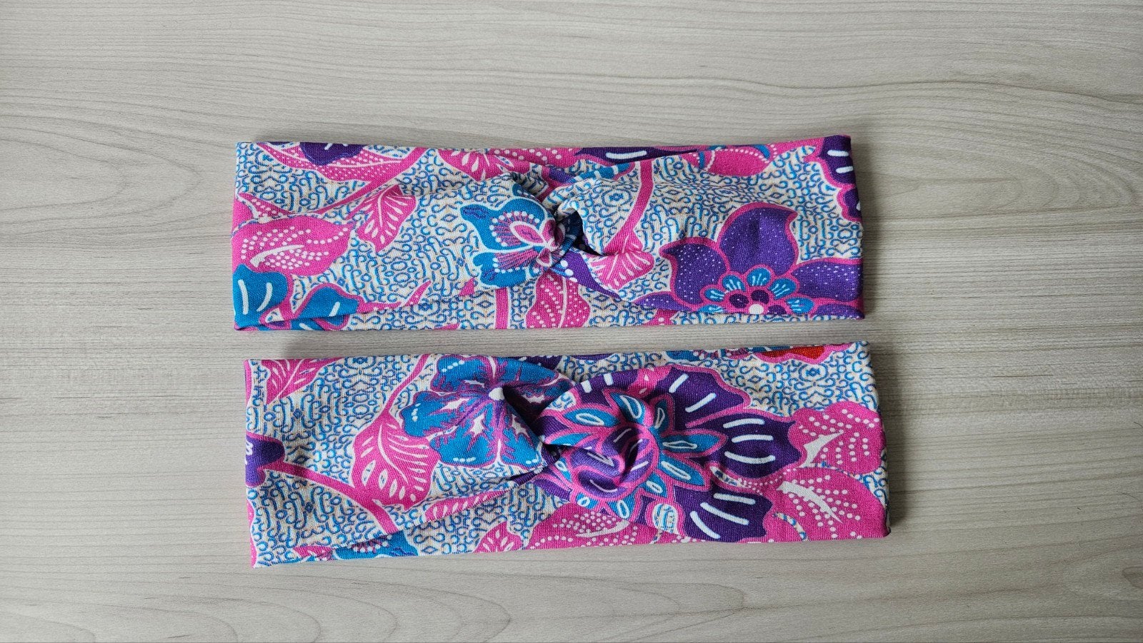Handgemaakte Haarband met Twist - Universele Maat, Mariska Works, Meijhorst Nijmegen, Rissyb1986@outlook.com, Nieuw