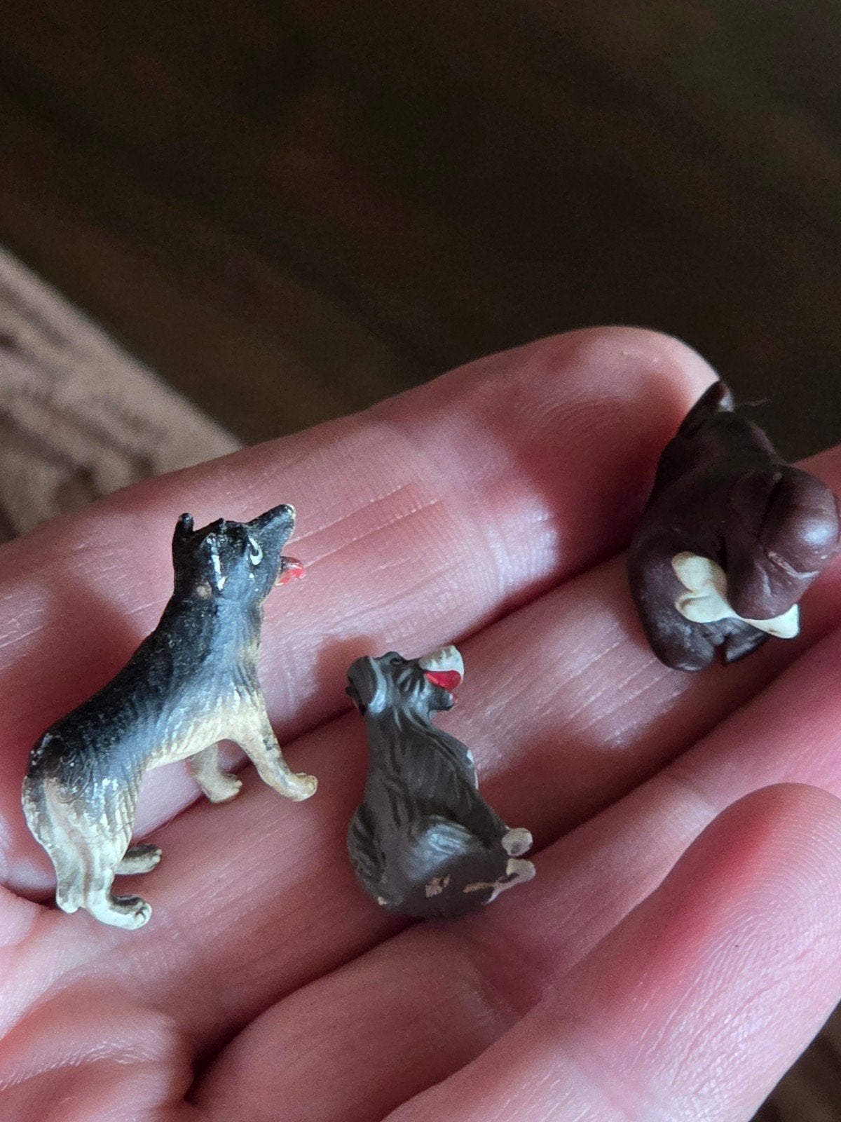 Poppenhuis miniaturen: set van 3 hondjes, Ophalen of Verzenden, Gebruikt, Hond of Kat, Beeldje of Figuurtje