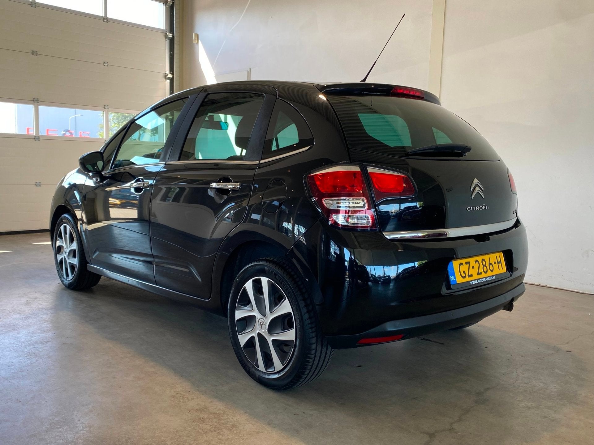 Citroen C3 1.2 PureTech Automaat 106dkm!, Auto's, Citroën, Euro 6, 1199 cc, Zwart, Origineel Nederlands