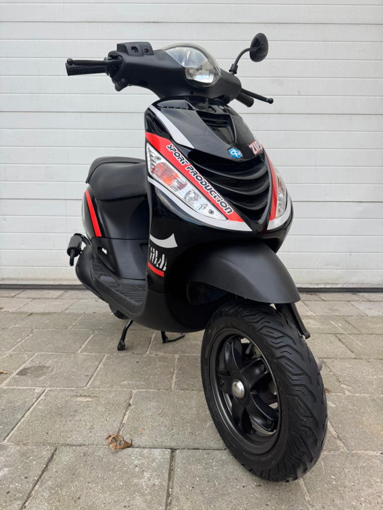 Piaggio Zip Sp H20 ORGINEEL 6300km, Fietsen en Brommers, Scooters | Piaggio, Ophalen, Zo goed als nieuw, Benzine, Zip