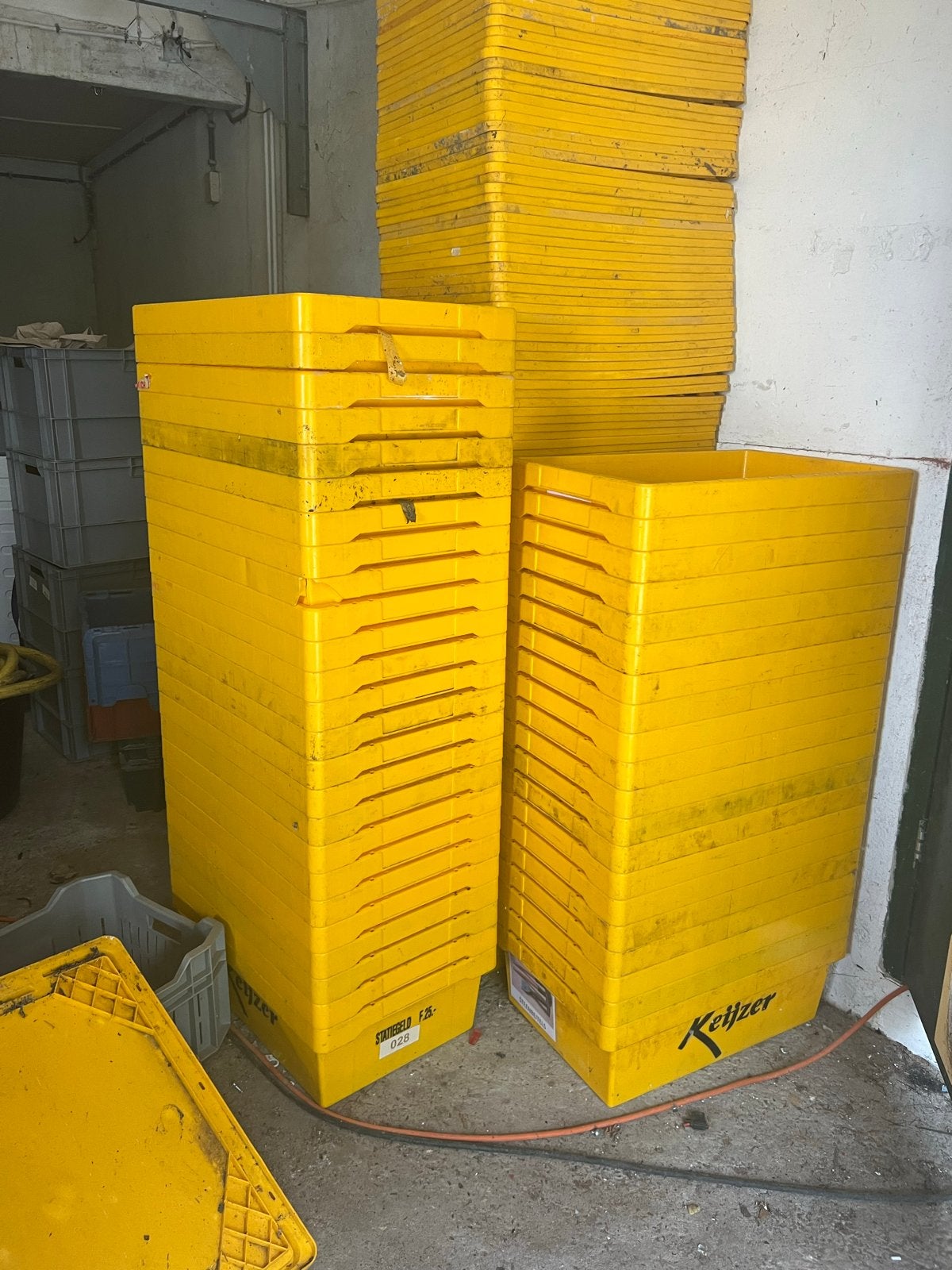 Keijzer kunststof kratten 65 stuks €8 per stuk, Gebruikt, 40 tot 60 cm, 50 tot 75 cm, Minder dan 35 cm
