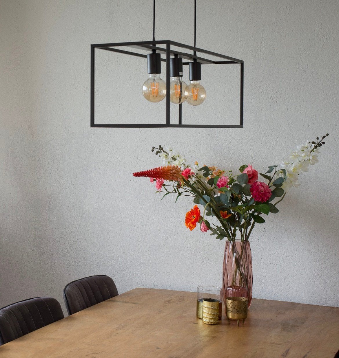 Zwarte industriële hanglamp met 3 lichtpunten, Huis en Inrichting, Lampen | Hanglampen, Ophalen, Zo goed als nieuw