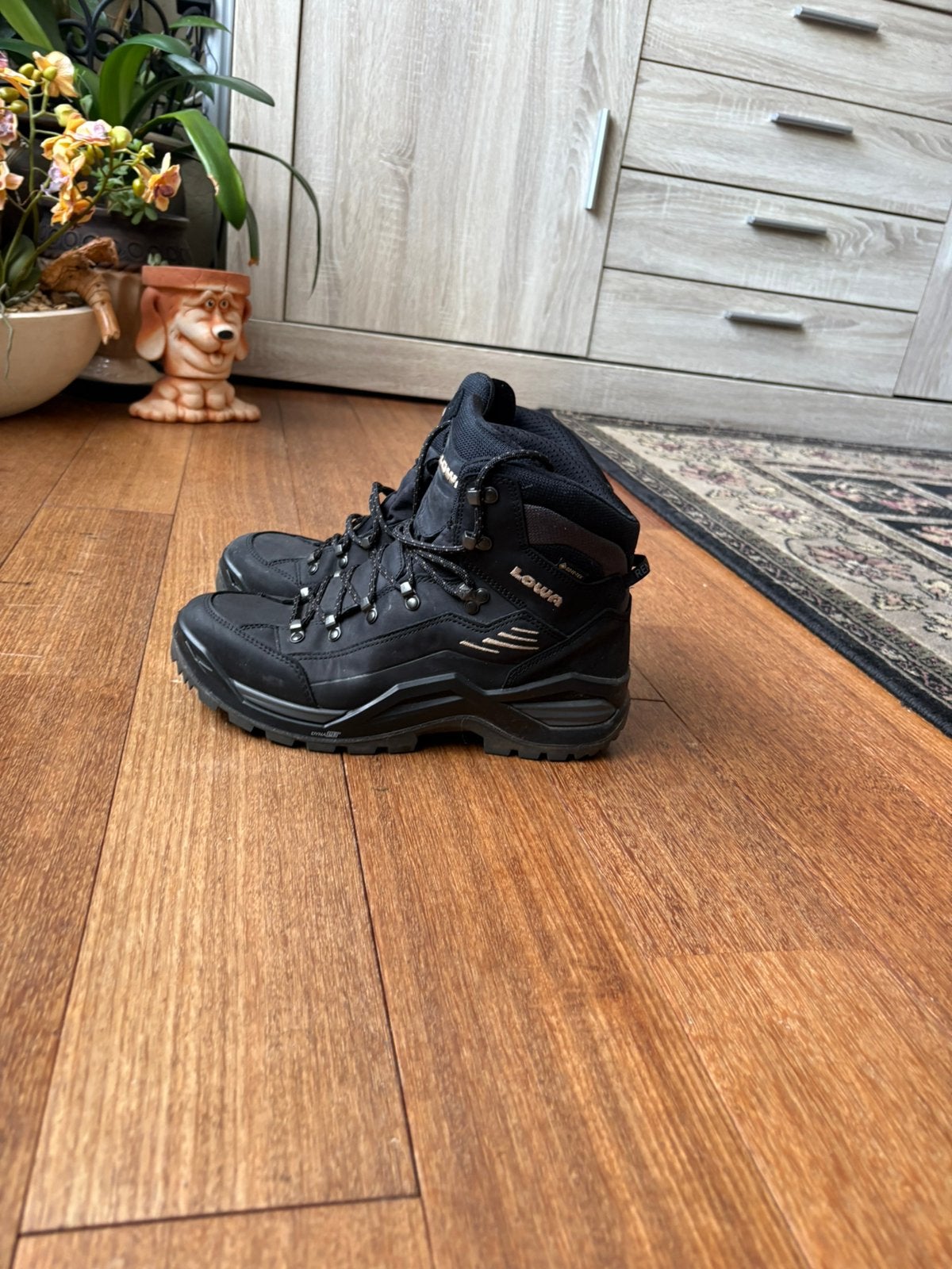 Bever - Lowa, Ophalen of Verzenden, Zo goed als nieuw, Schoenen