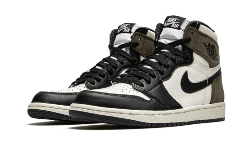 Jordan 1 Retro High Dark Mocha - Maat 45, Jordan 1 Retro High, Bruin, Nieuw, Ophalen of Verzenden