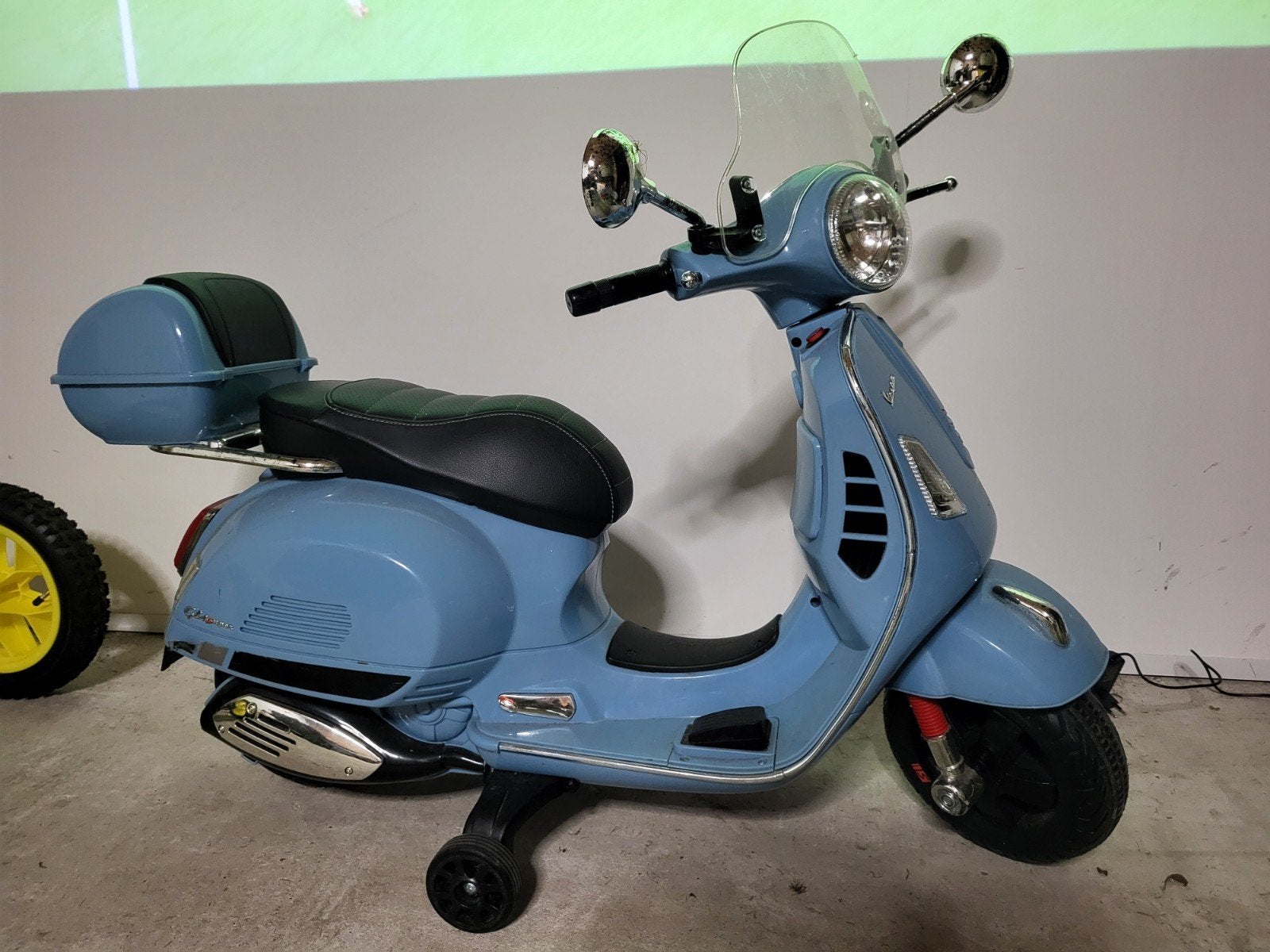 Elektrische kinder Vespa scooter - Blauw, Ophalen, Gebruikt
