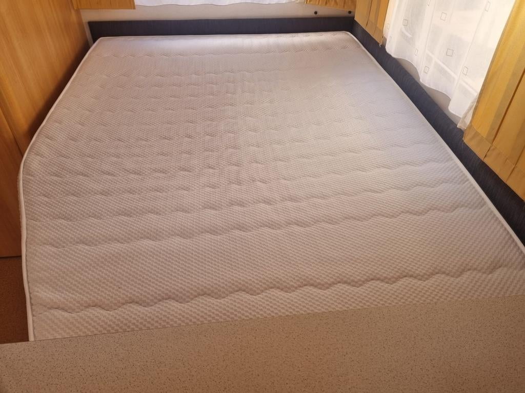 Topper Frans bed caravan - Comfortabel slapen onderweg, Ophalen