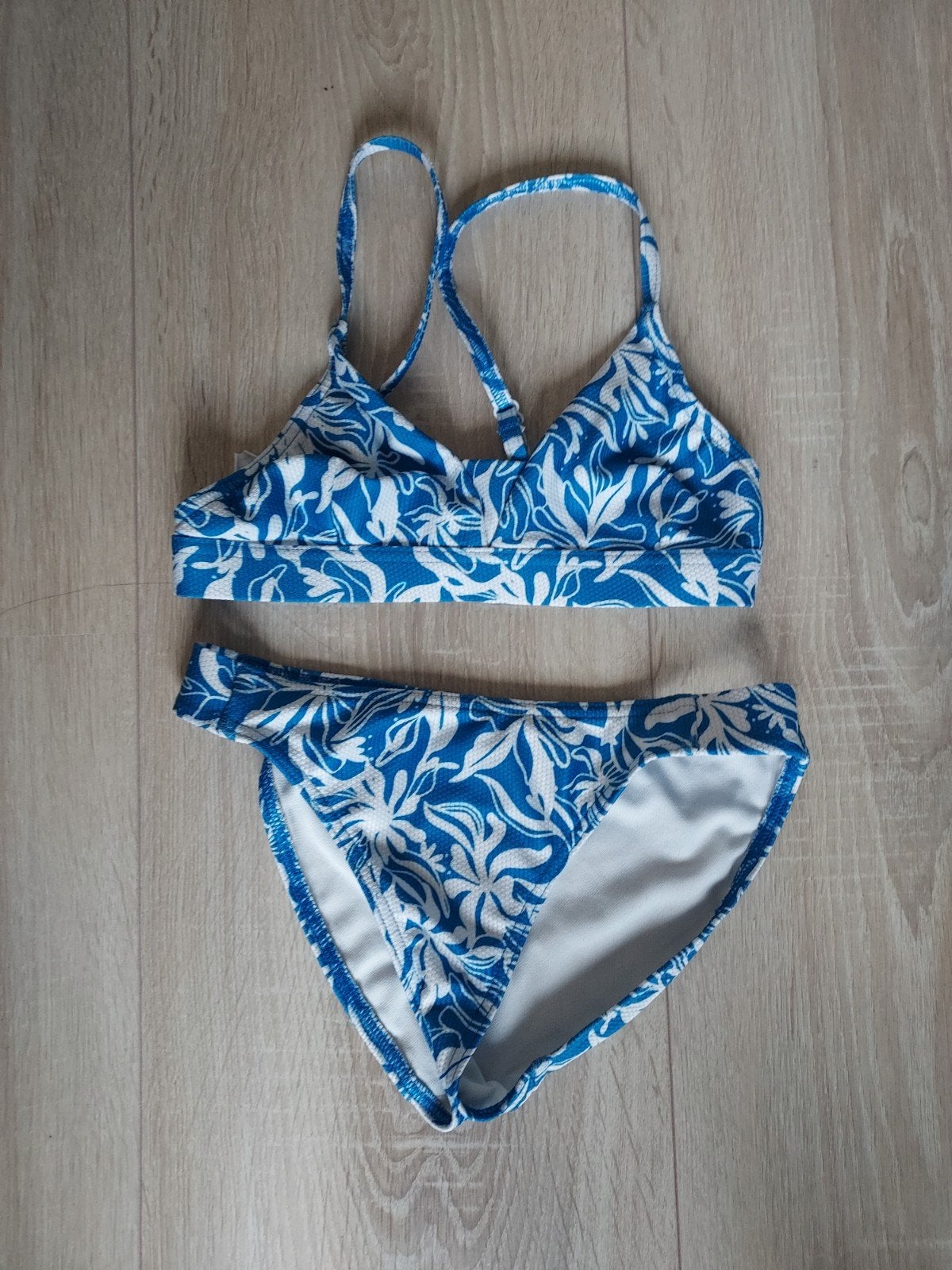 Blauw/ witte Bikini 134/140, Ophalen of Verzenden, Zo goed als nieuw, Meisje, Sport- of Zwemkleding