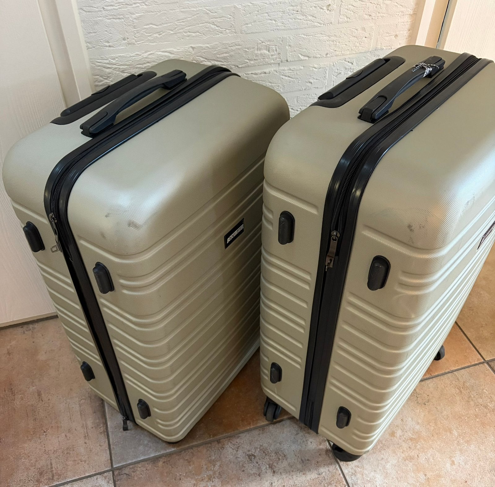Set van 2 hardschalige koffers 74 liter, afneembare wielen, Sieraden, Tassen en Uiterlijk, Koffers, Ophalen, Hard kunststof, 45 tot 55 cm