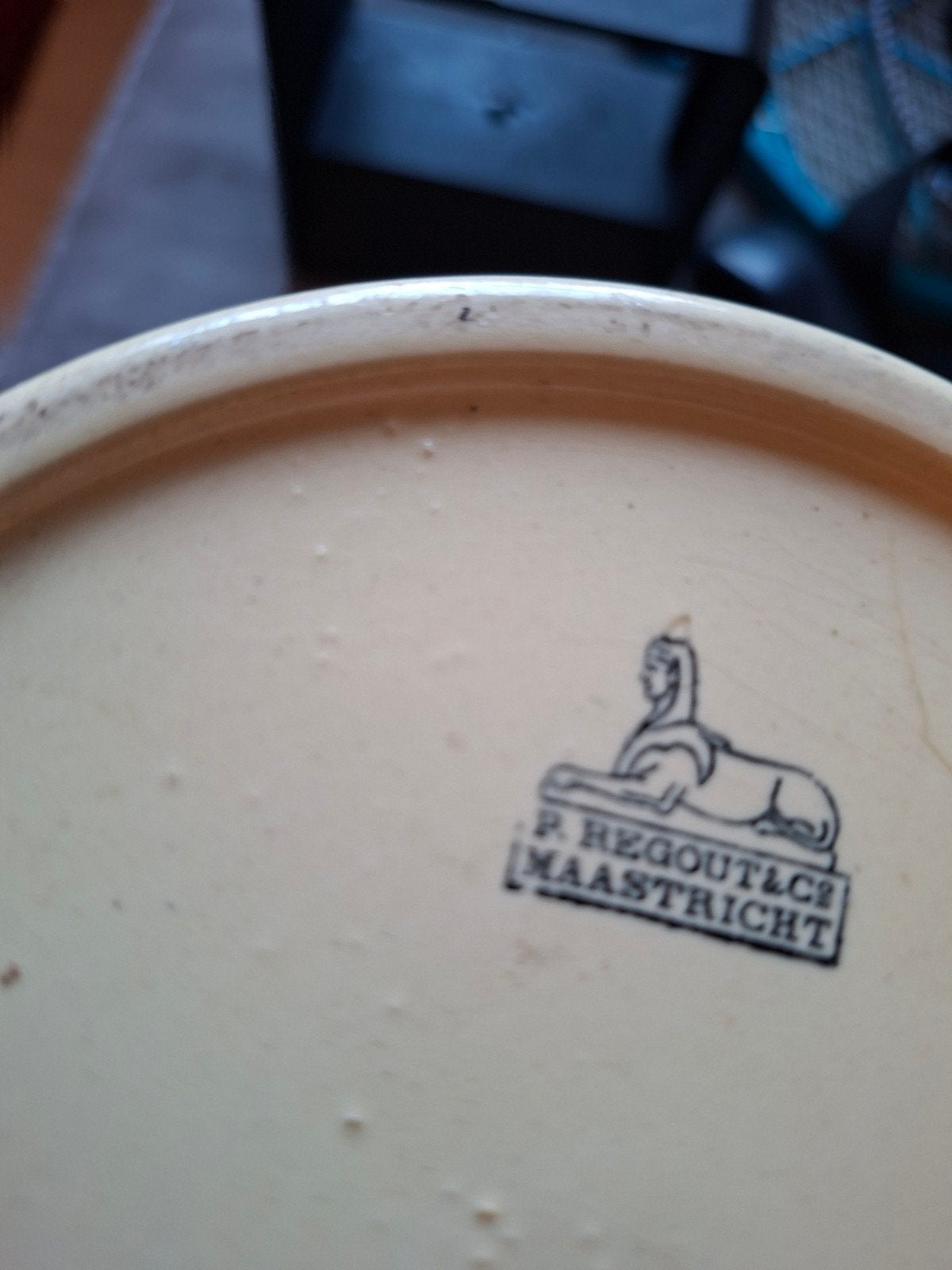 Antieke P. Regout & Co. Maastricht pot met blauwe strepen, Ophalen