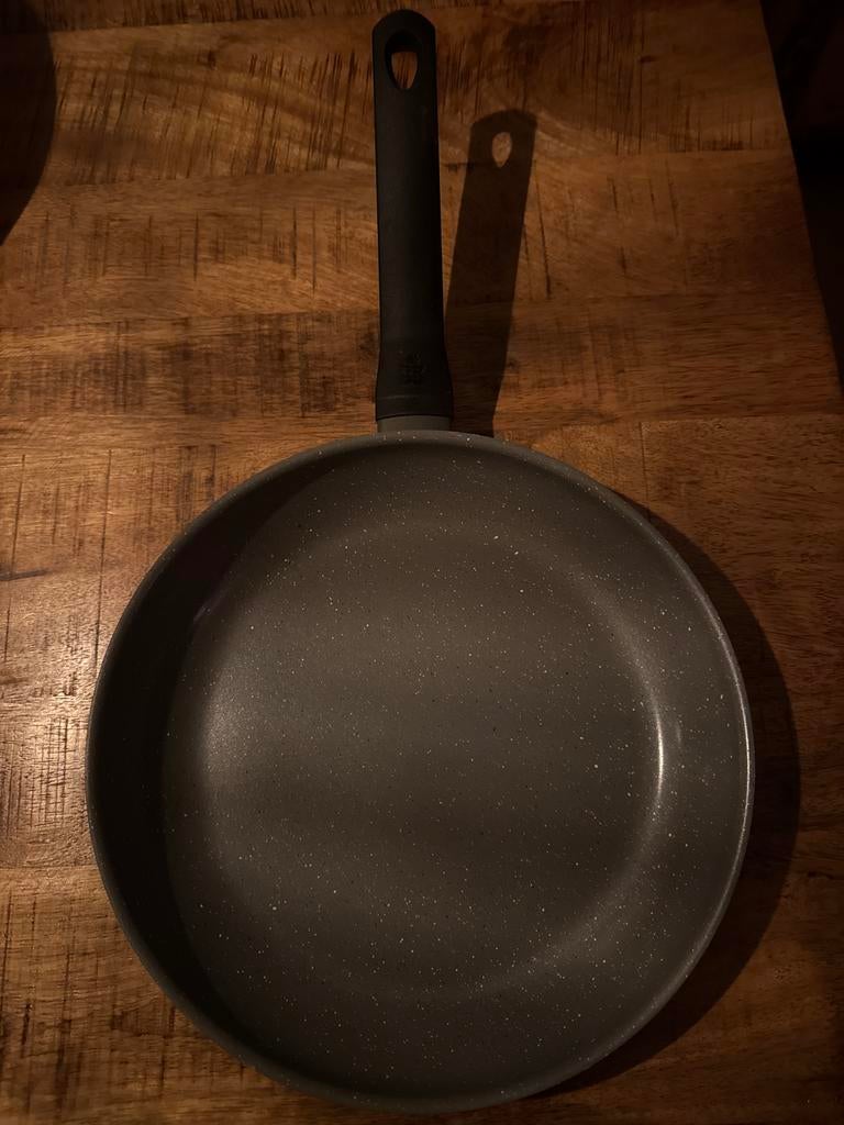 BK keramische inductie koekenpan 28 cm, Nieuw, Ophalen of Verzenden, Steen/keramiek, Grijs