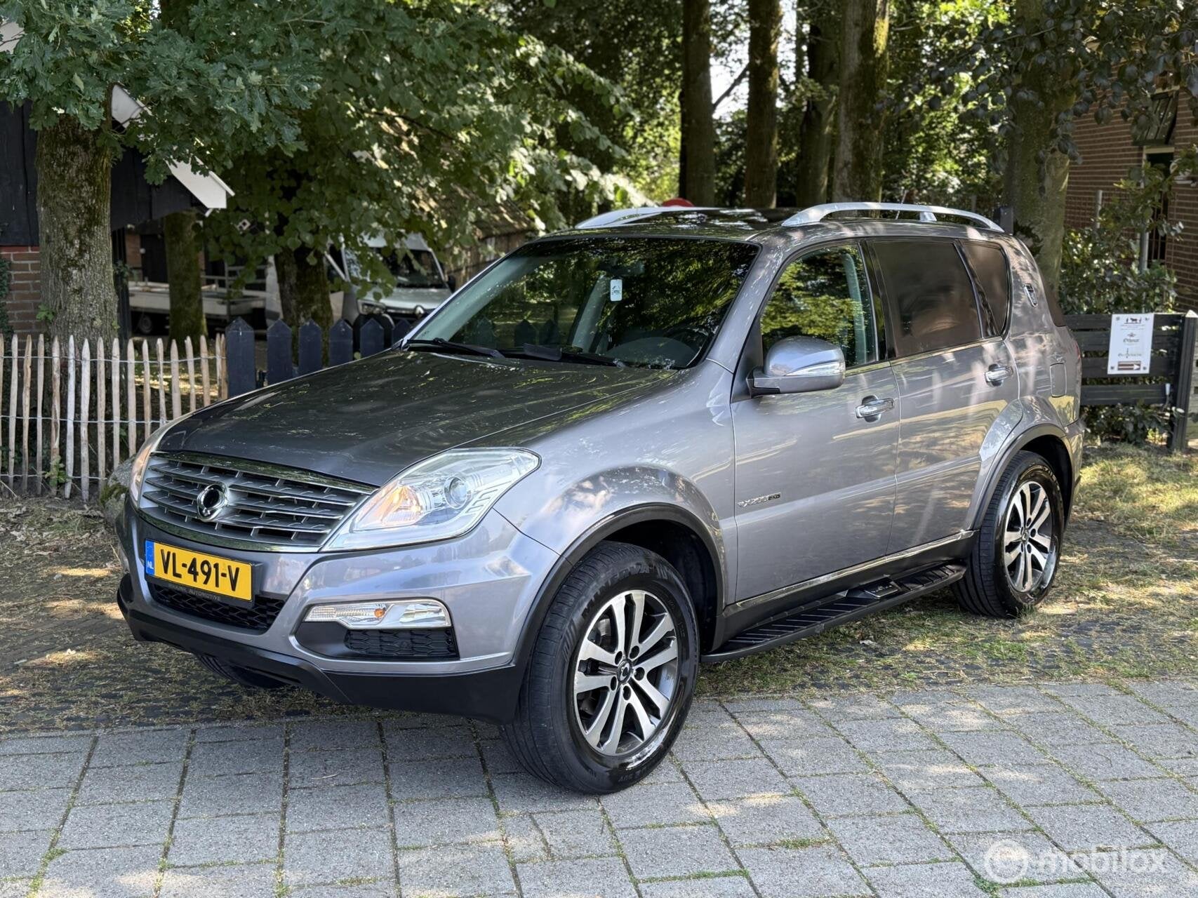 Ssangyong Rexton RX 200 e-XDI Sapphire HD Super Onderhouden!, Auto's, Automaat, Gebruikt, Zwart, 4 cilinders