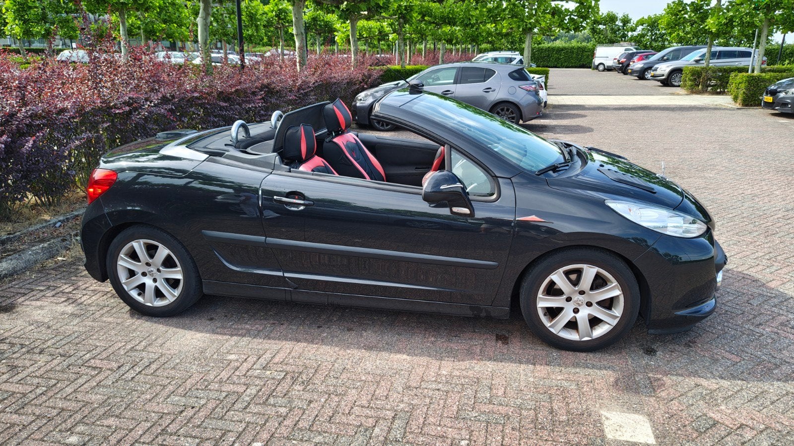 Peugeot 207 1.6 16V CC 88KW 2008 Zwart, Auto's, Peugeot, Voorwielaandrijving, 15 km/l, 4 cilinders, Cabriolet