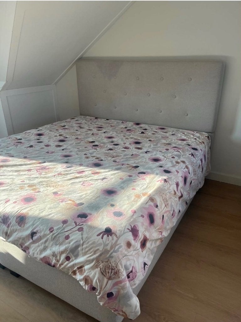 Bed free to pick up