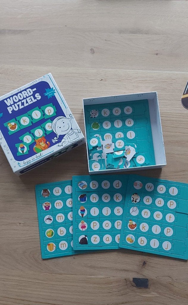 Woordpuzzels - Leerzaam speelgoed, Kinderen en Baby's, Speelgoed | Educatief en Creatief, Ophalen of Verzenden, Gebruikt, Taal en Lezen