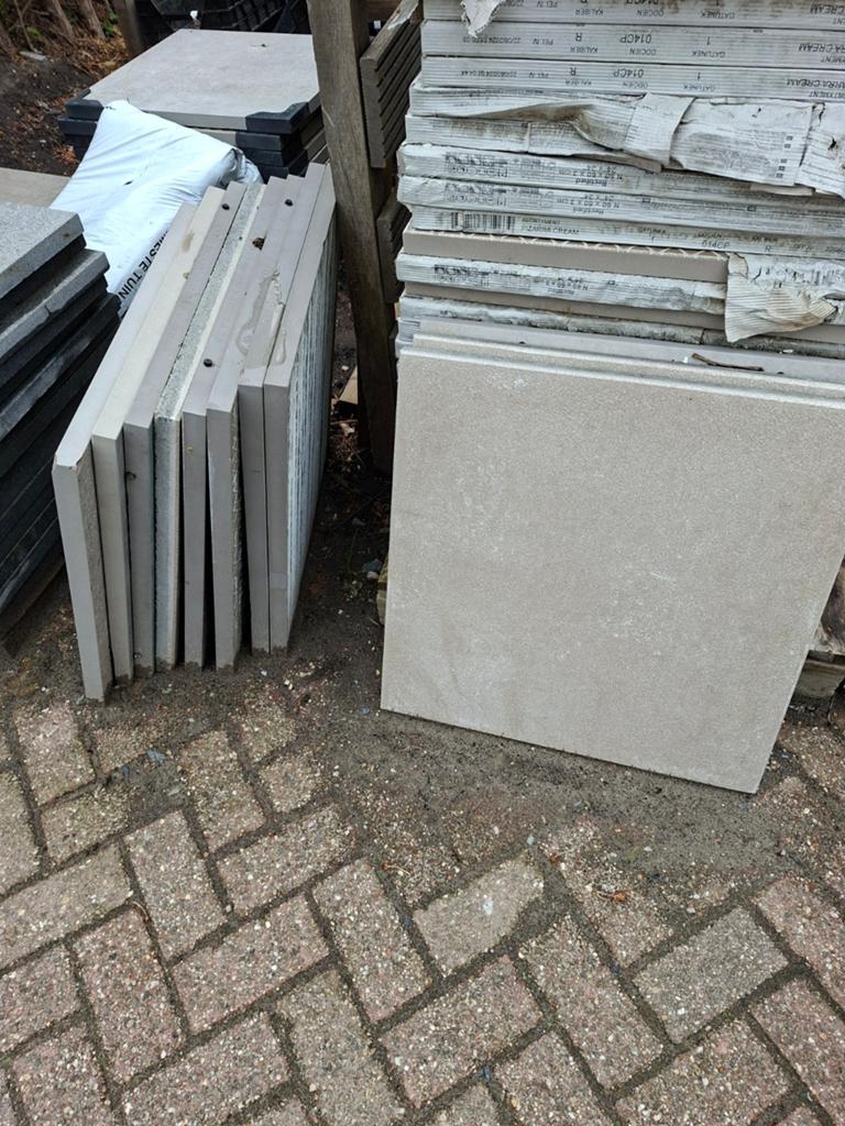 9 stuks nieuwe keramische tegels 60x60, Ophalen