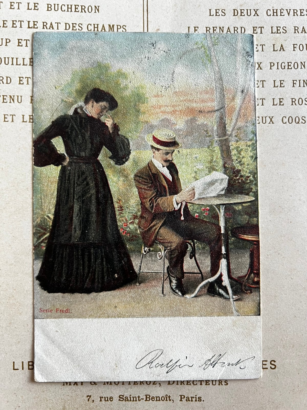 1905 Dame en heer, man leest de krant (SL), Ophalen of Verzenden, Voor 1920, Gelopen, Overige thema's