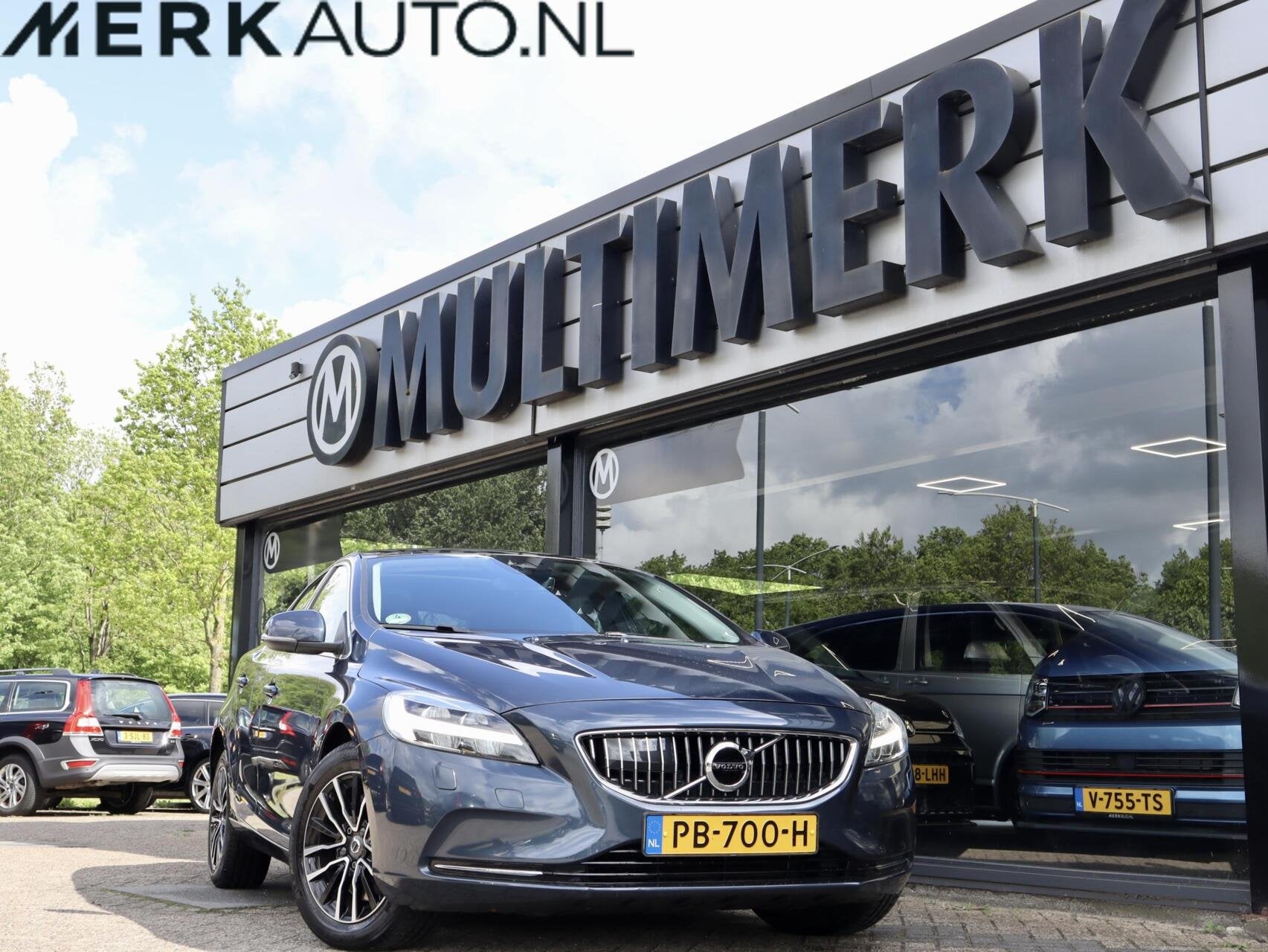Volvo V40 1.5 T2 Inscription Aut. Leder,Panodak, Standkachel, 4 cilinders, 700 kg, Blauw, 122 pk