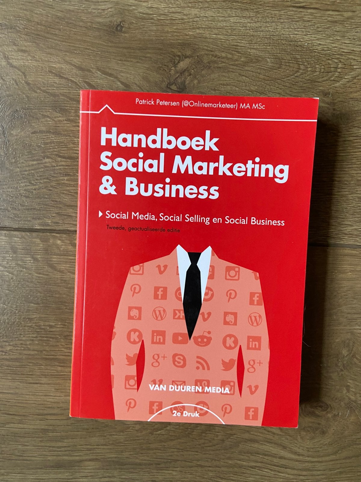 Handboek social Marketing & business, Ophalen, Zo goed als nieuw, Economie en Marketing