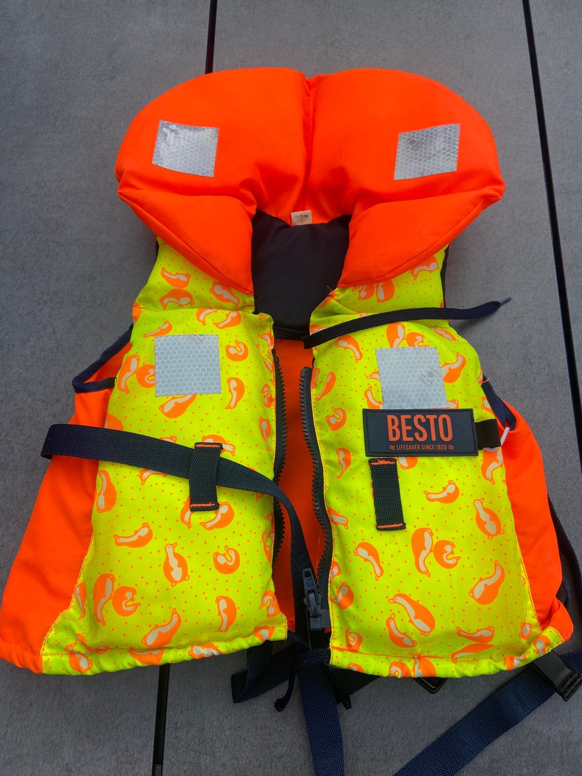 Besto reddingsvest 15-20 kg, Ophalen, Zo goed als nieuw, Kind, Reddingsvest of Zwemvest