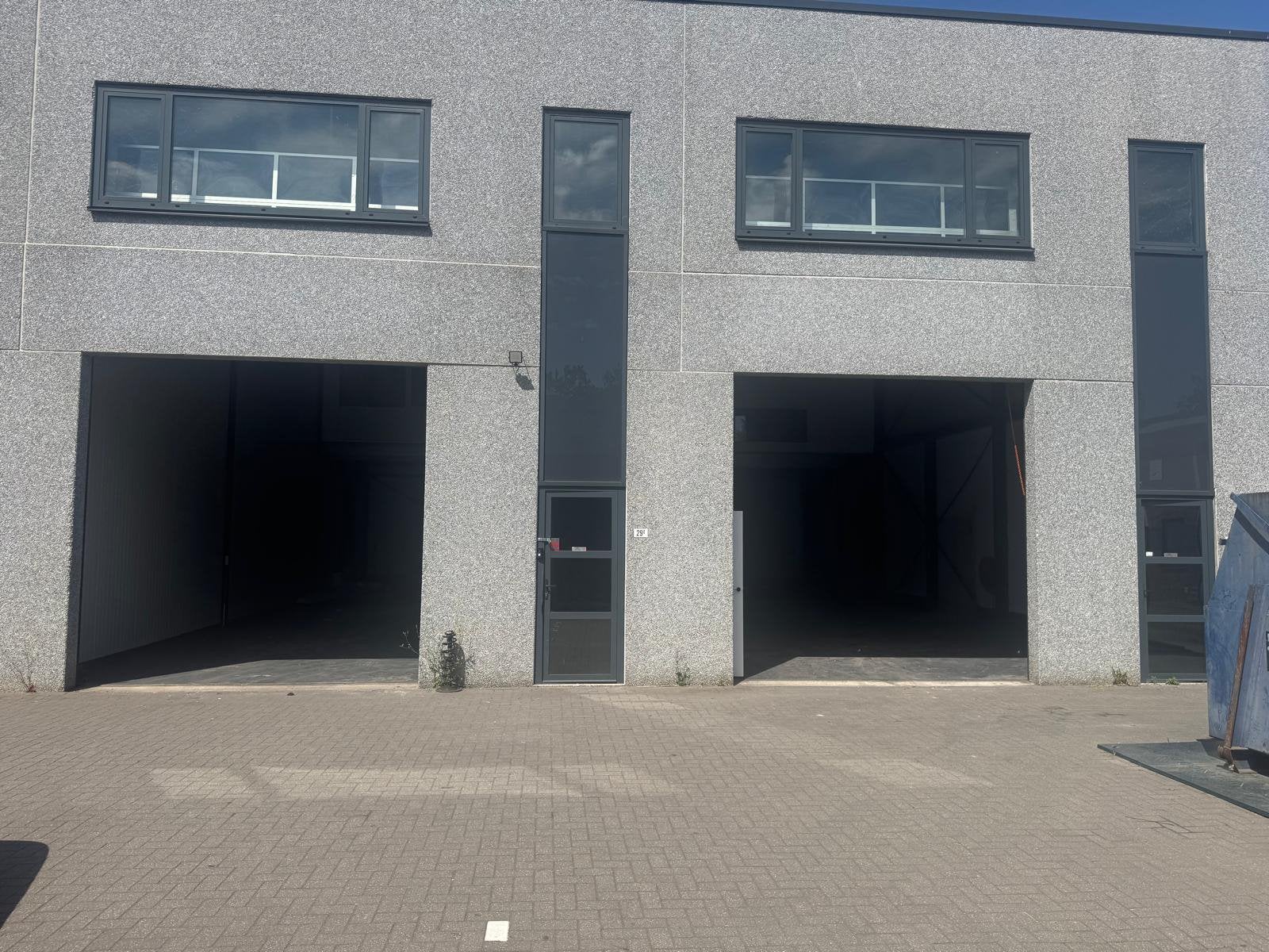 Bedrijfs unit tehuur, 284 m², Huur, Bedrijfsruimte