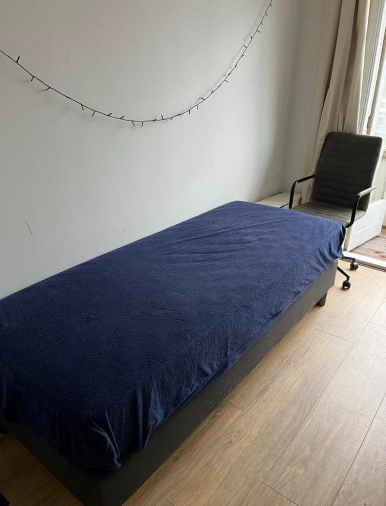 Eenpersoons boxspring in goede staat, Ophalen, Gebruikt, Eenpersoons, Grijs