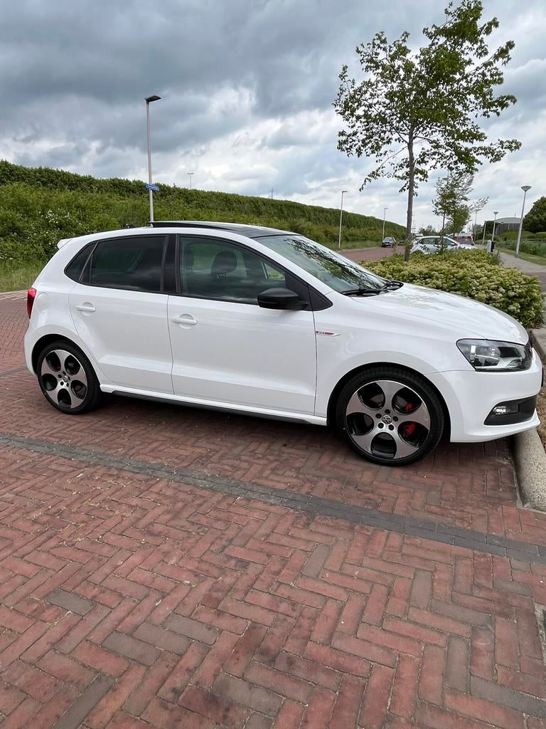 Volkswagen Polo GTI 1.4 TSI |5 DRS | DSG | PANO | 2013 Wit, 1169 kg, 4 cilinders, 179 pk, Wit