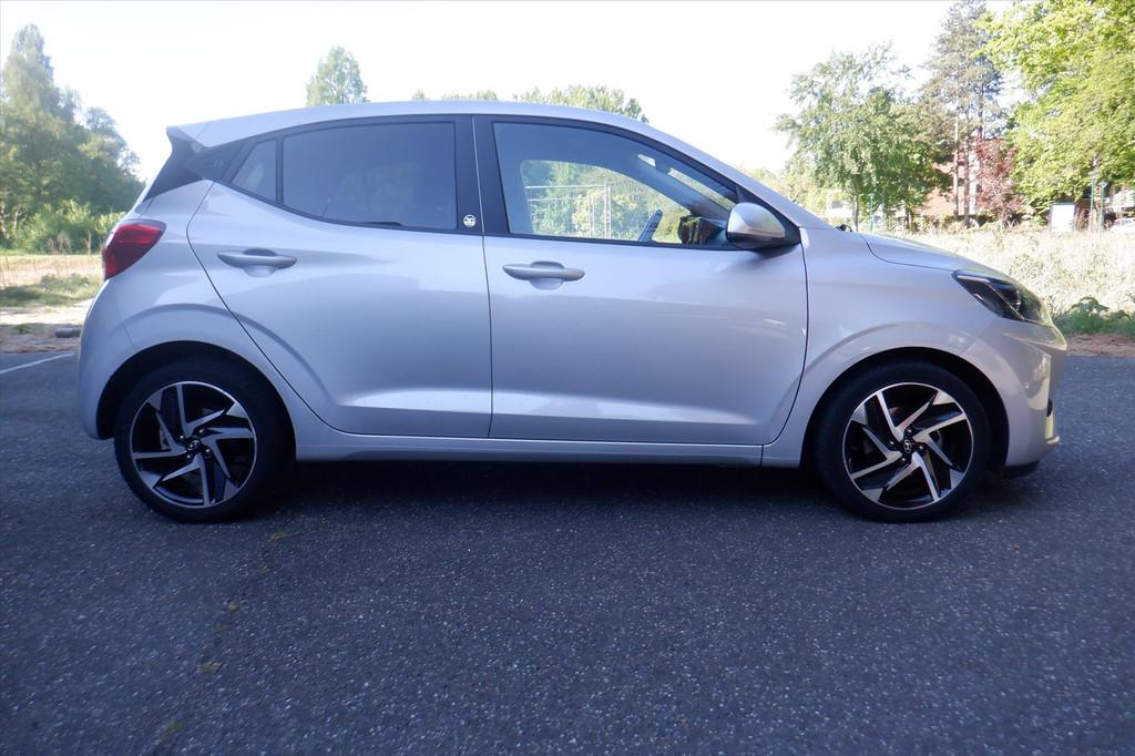 Hyundai I10 1.0i 67pk 30 JAAR EDITION - ALLE OPTIES 29.000KM, Keurmerk '100% Onderhouden', 12 maanden, Stof, Gebruikt