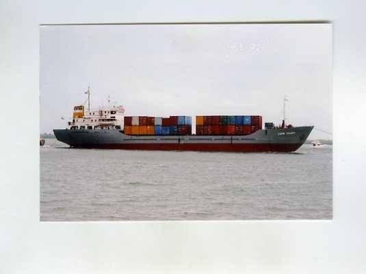 scheepvaart-foto-carib trader-bodewes geb 525, Verzamelen, Scheepvaart, Ophalen of Verzenden, Zo goed als nieuw, Motorboot, Boek of Tijdschrift
