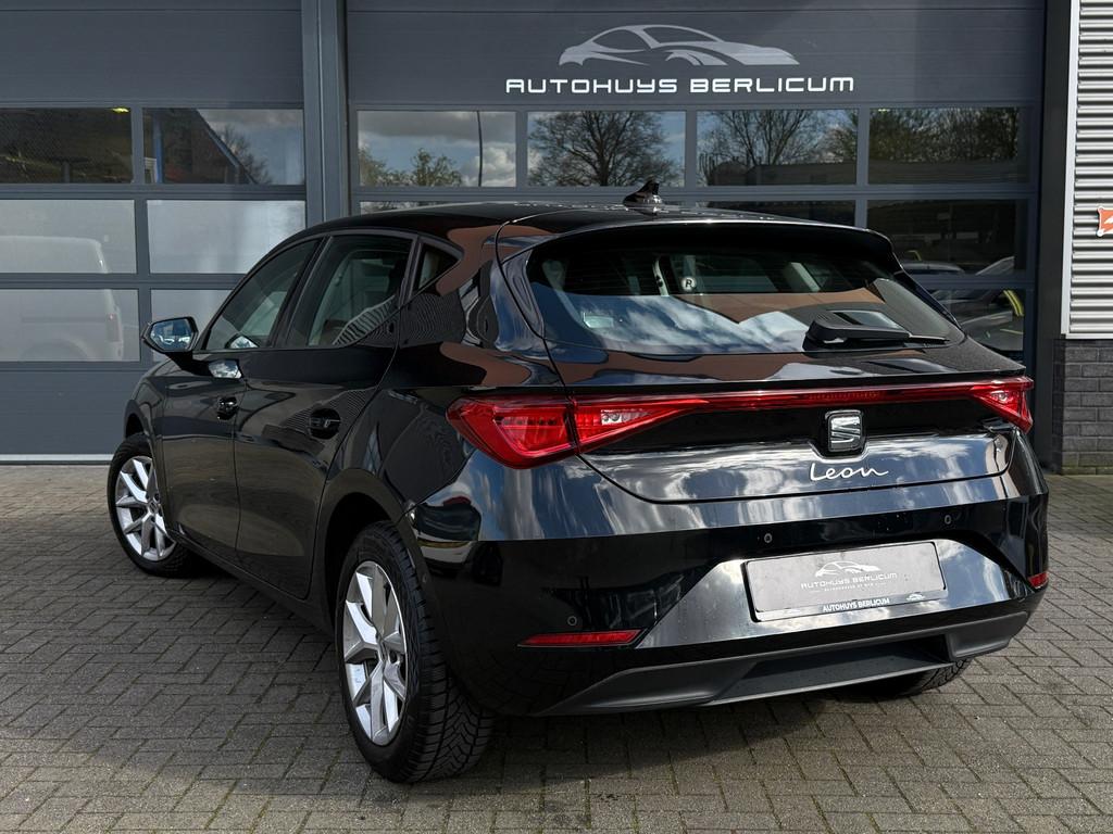 SEAT Leon Sportstourer 1.0 TSI Reference Virtual Carplay Cru, Voorwielaandrijving, Stof, Zwart, Leon