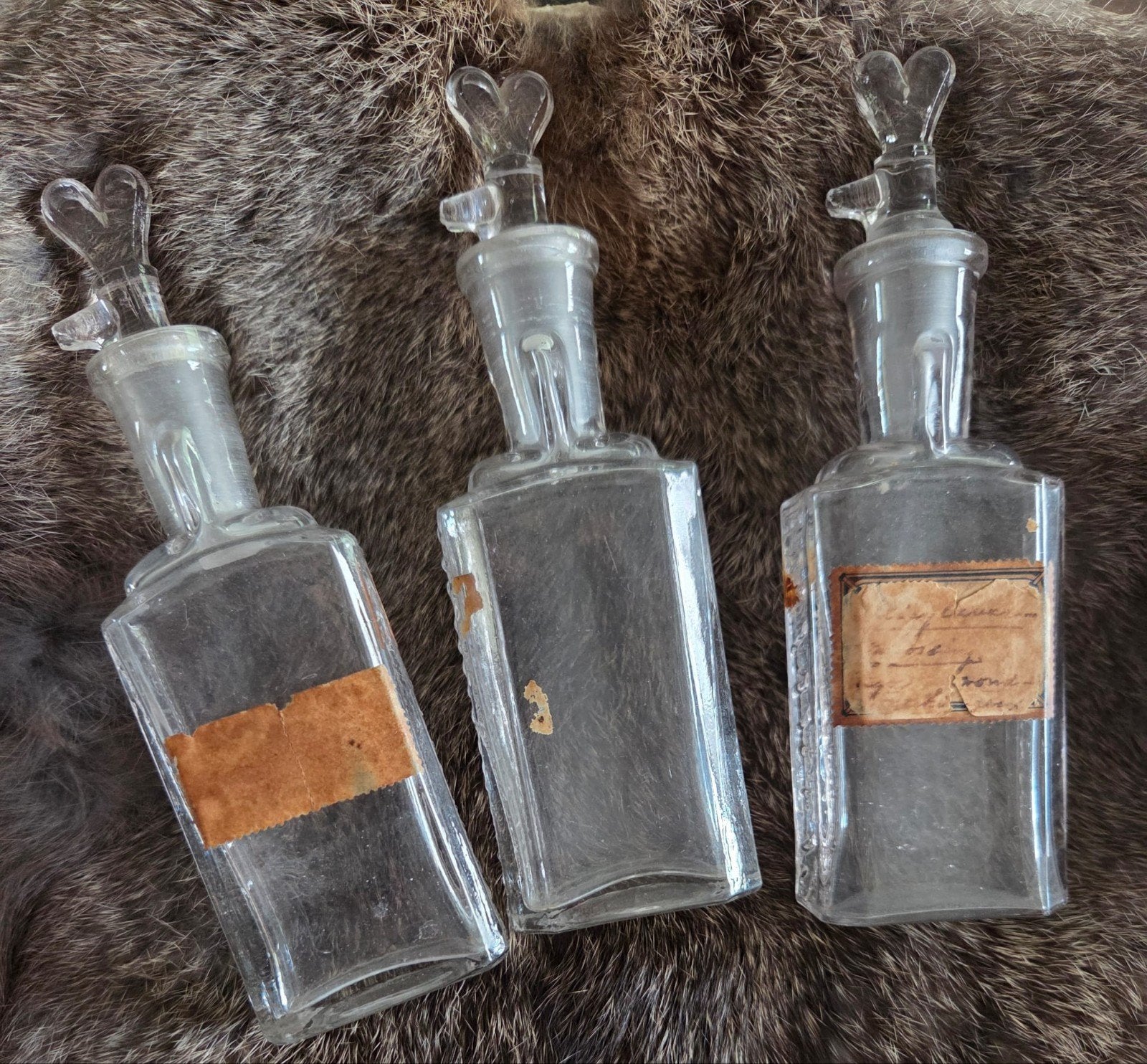 3 antieke glazen apothekersflessen met hartvormige stop, Antiek en Kunst, Ophalen of Verzenden