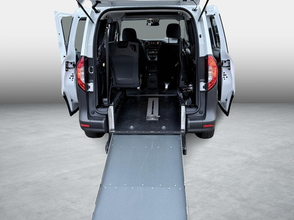 Mercedes-Benz Citan Tourer 113 L1 benzine Rolstoelauto, Auto's, Mercedes-Benz, Voorwielaandrijving, Gebruikt, 4 cilinders, 4 stoelen