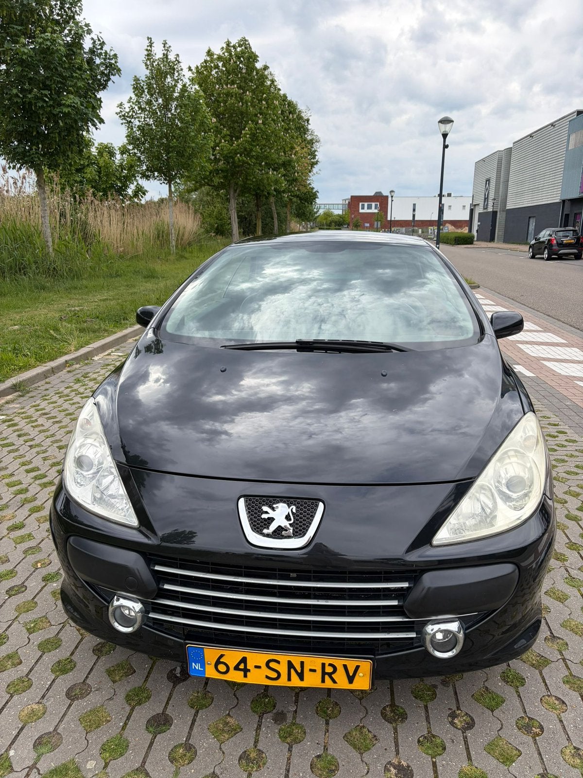 Peugeot 307 2.0 16V CC 2006 Zwart, Voorwielaandrijving, 4 cilinders, Cabriolet, 4 stoelen