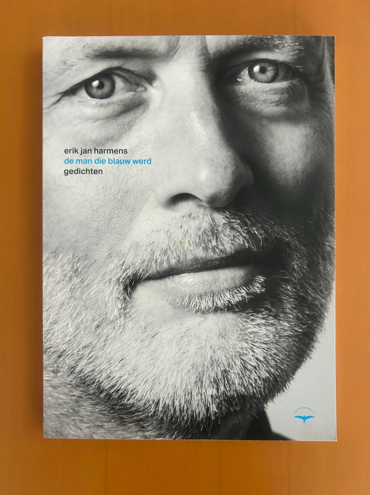 Erik Jan Harmens - de man die blauw werd, Boeken, Ophalen of Verzenden, Zo goed als nieuw, Erik Jan Harmens