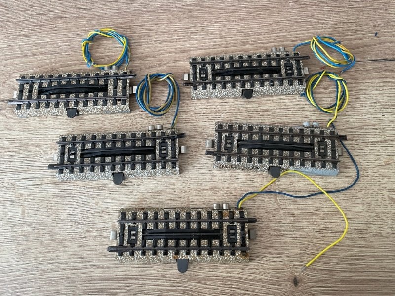 5 stuks Märklin ontkoppel-rail voor M-Rail, nr 5112 - getest, Hobby en Vrije tijd, Modeltreinen | H0, Ophalen, Wisselstroom, Gebruikt