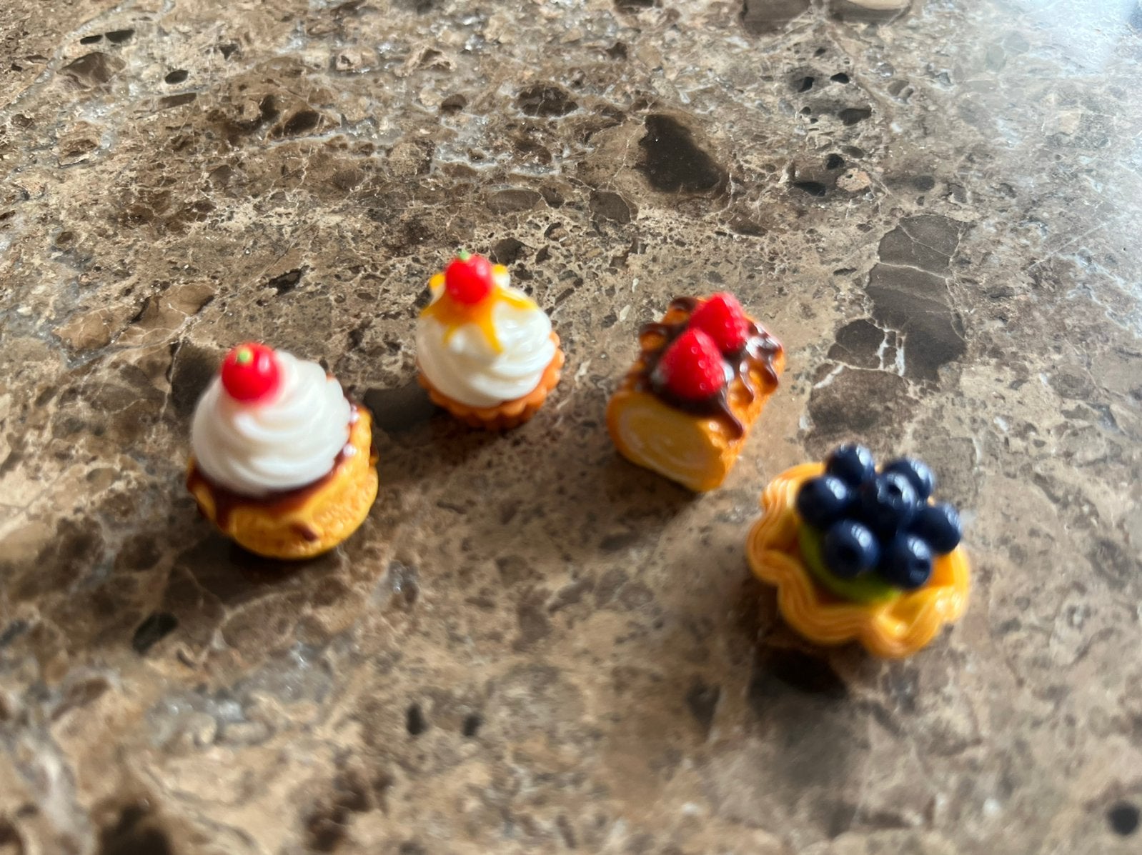 4 luxe gebakjes poppenhuis incl verzenden, Ophalen, Nieuw, Poppenhuis