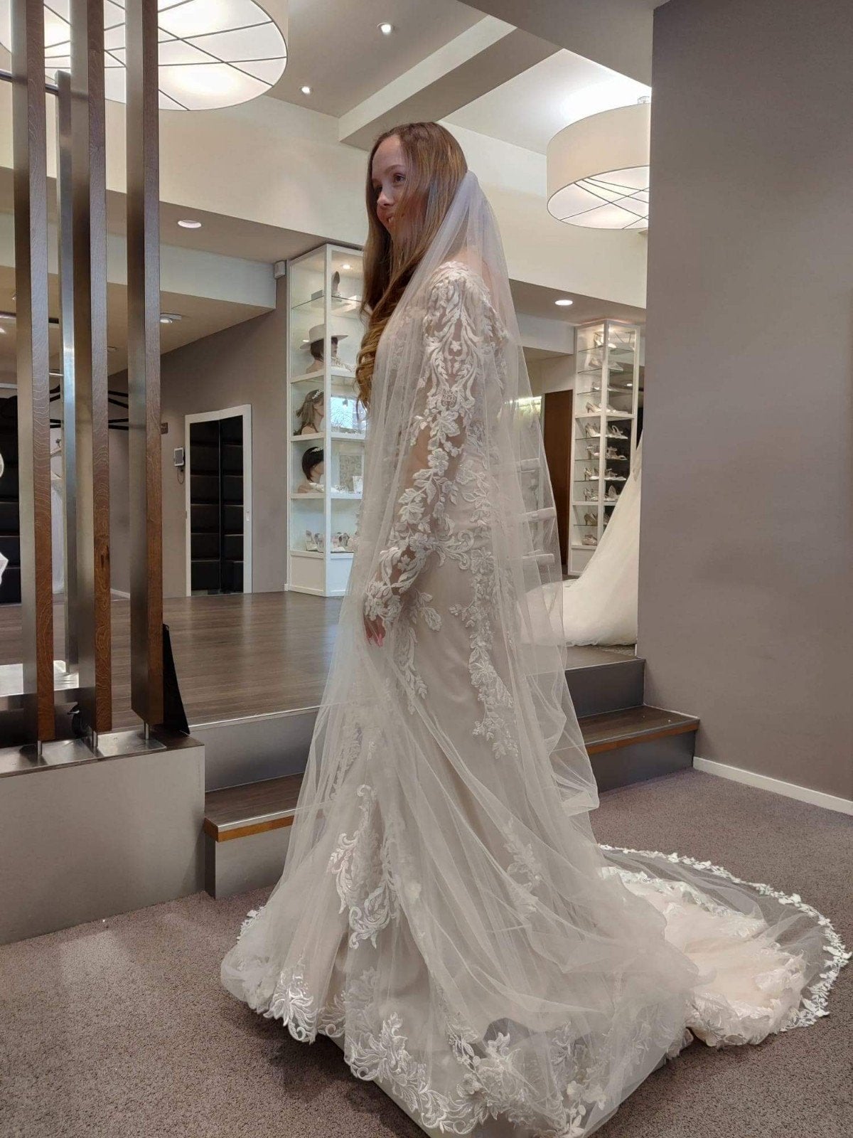 Prachtige trouwjurk met sluier - Zo goed als nieuw, Weddings Bruidsmode, Trouwjurk, Wit, Nieuw