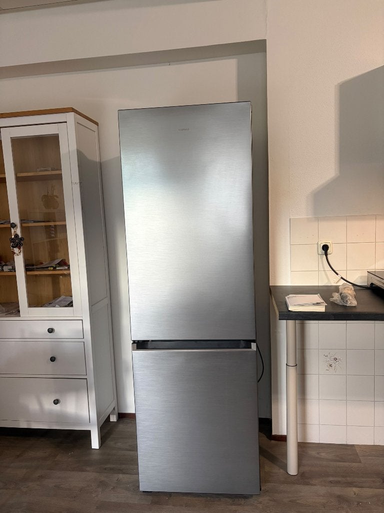 Foto 2 van Samsung smart koelkast zilver