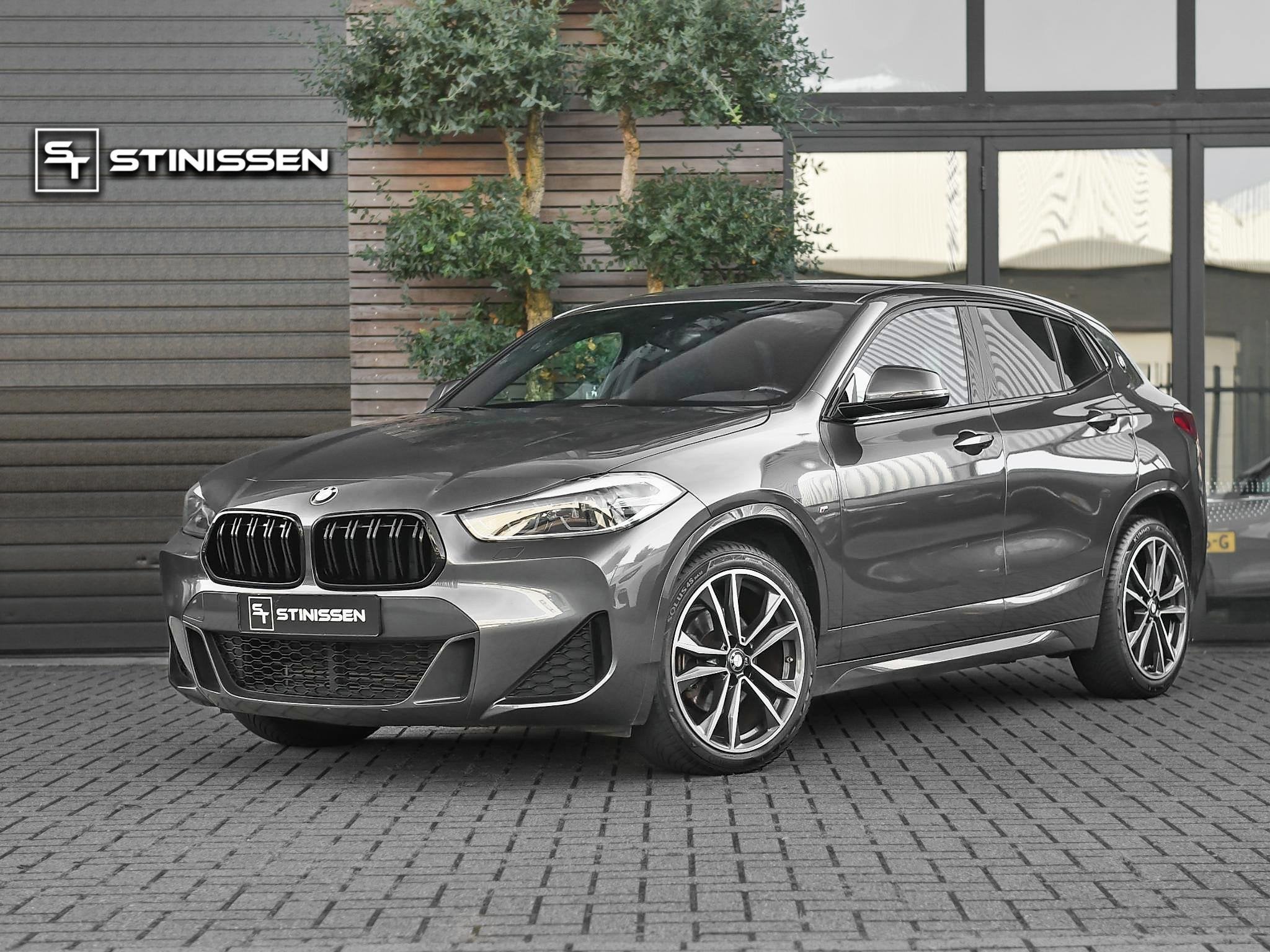 BMW X2 sDrive18i High Executive M-Pakket Navi Cruise 19 inch, Auto's, Voorwielaandrijving, X2, Gebruikt, Leder