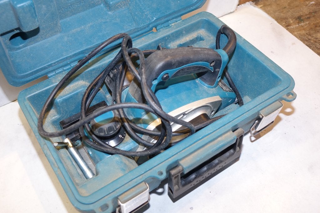 Makita elektrische schaafmachine KP0800 82mm, Doe-het-zelf en Verbouw, Schaafmachines, Ophalen of Verzenden, Gebruikt, Elektrisch