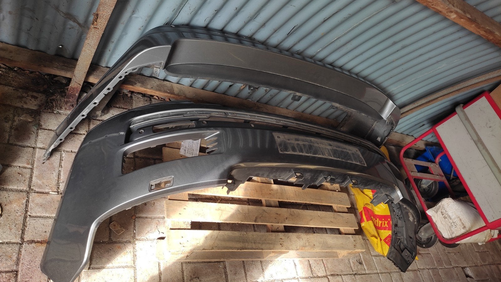 Range Rover Vogue Bumpers Voor en Achter - Herstelbaar, Ophalen of Verzenden, Bumper, Achter, Gebruikt